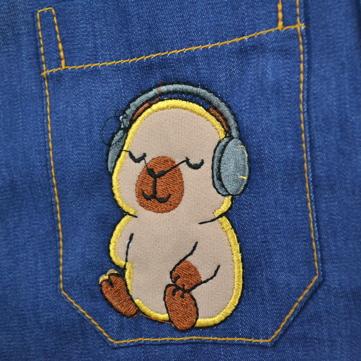 Conjunto de mezclilla con bordado de Capibara Niño KIDUS CONN0006P02