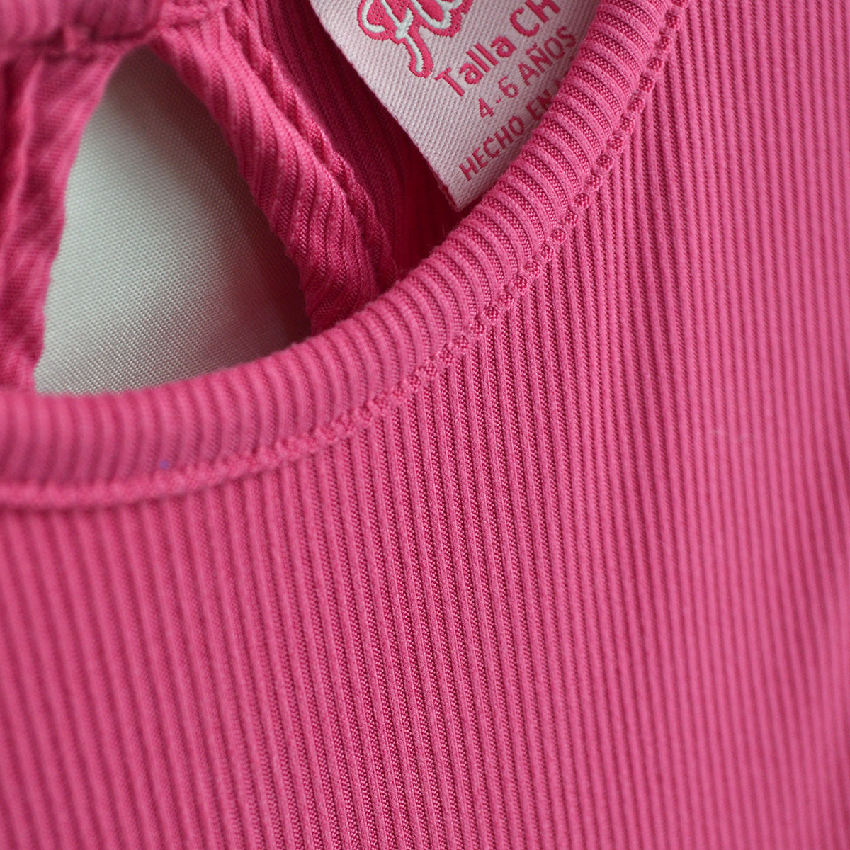 Vestido rib con manga mariposa y falda plisada Niña Flory VENI0159