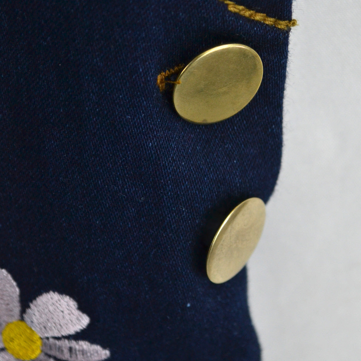 Jumper de mezclilla con bordado y blusa con moño niña bebé Flory JUBB0002