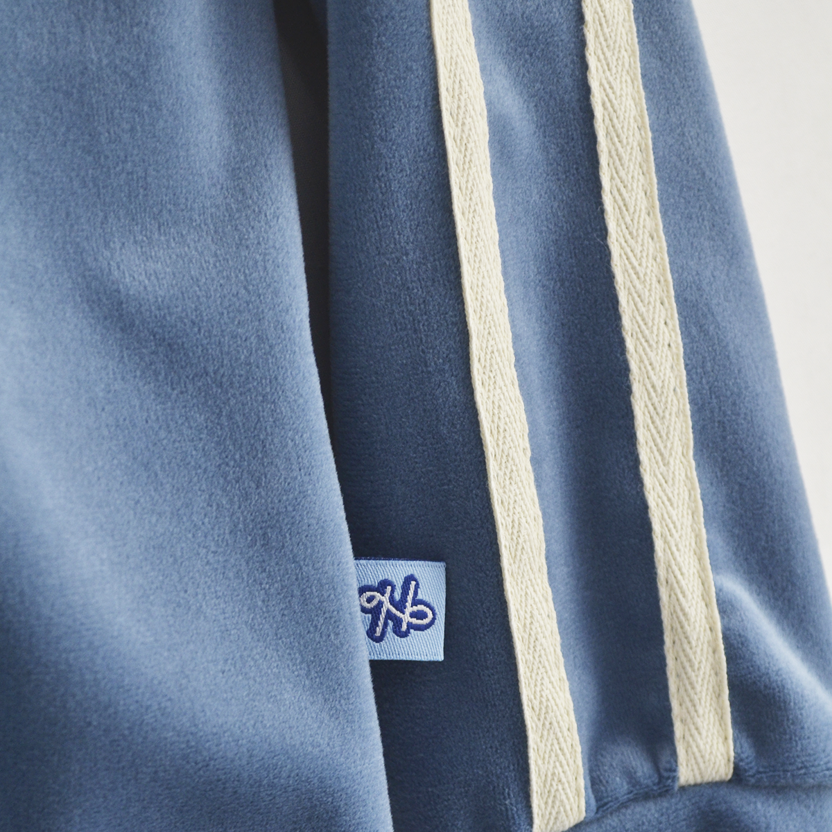 Conjunto atercipelado con franjas Niño Heri CONN0008