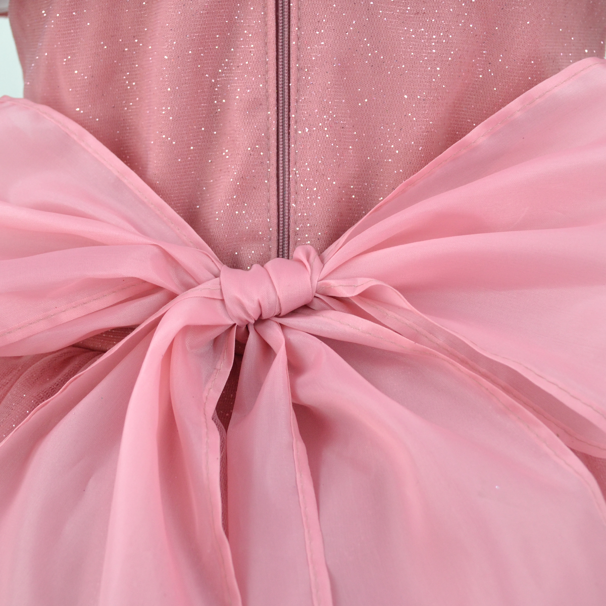 Vestido largo estilo princesa con transparencia y moño al frente Niña Flory VENI0142
