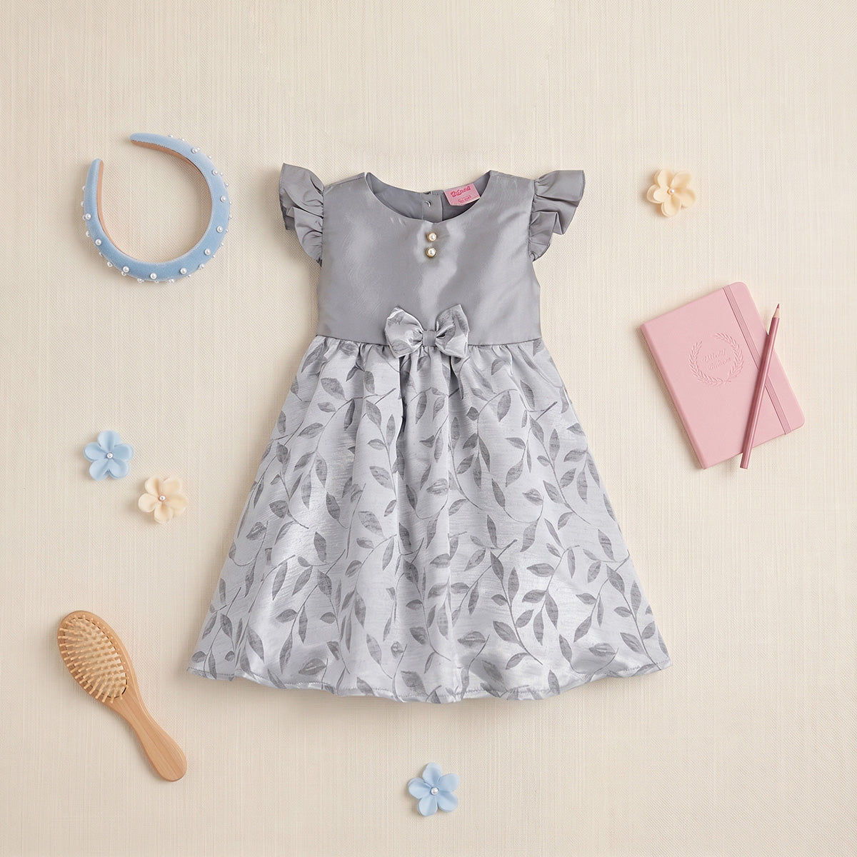 Vestido satinado floreado con moño •  1 a 3 años  • Elena 3