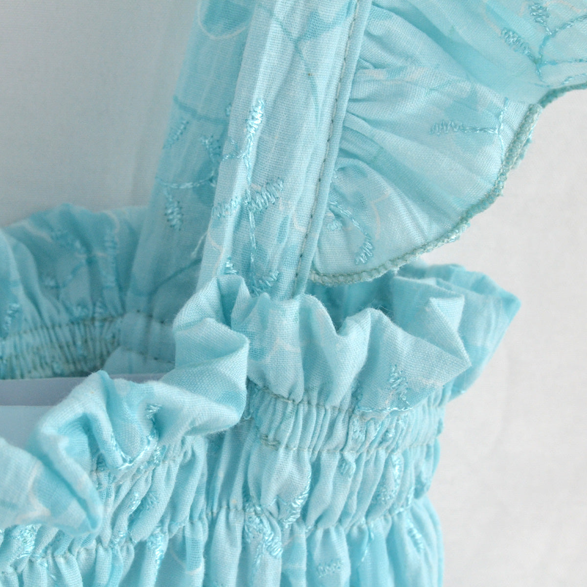 Vestido de tirantes con olanes •  PATY 1 •  tallas ch-m-gr • VENI0214C