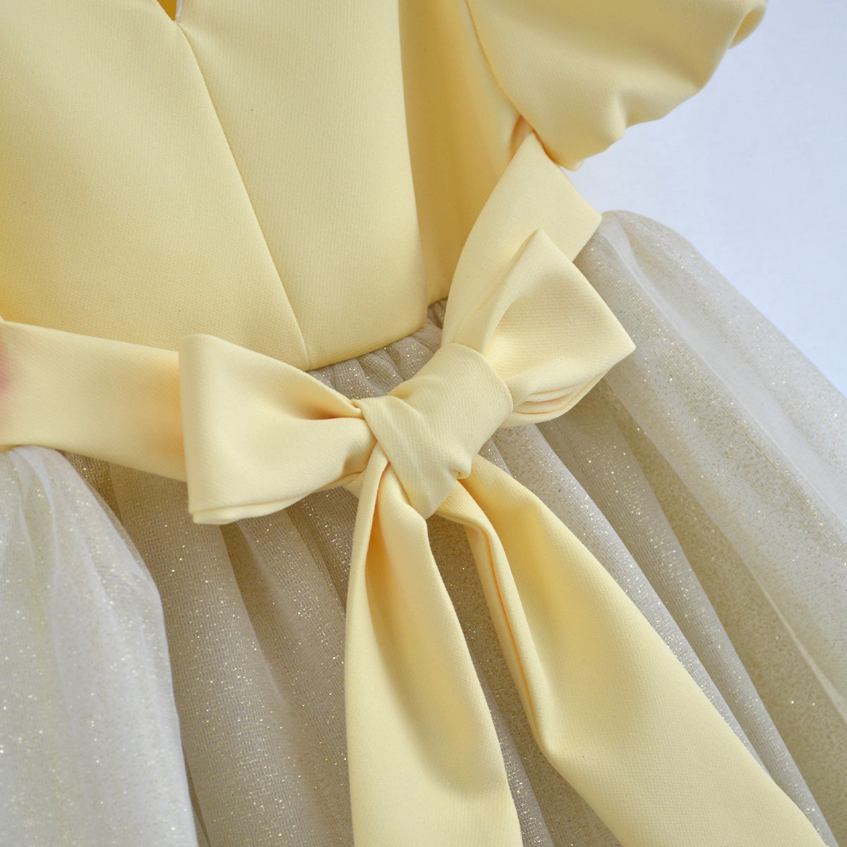 Vestido manga abullonada con flor de satín • 1 a 3 años • Barbie 9