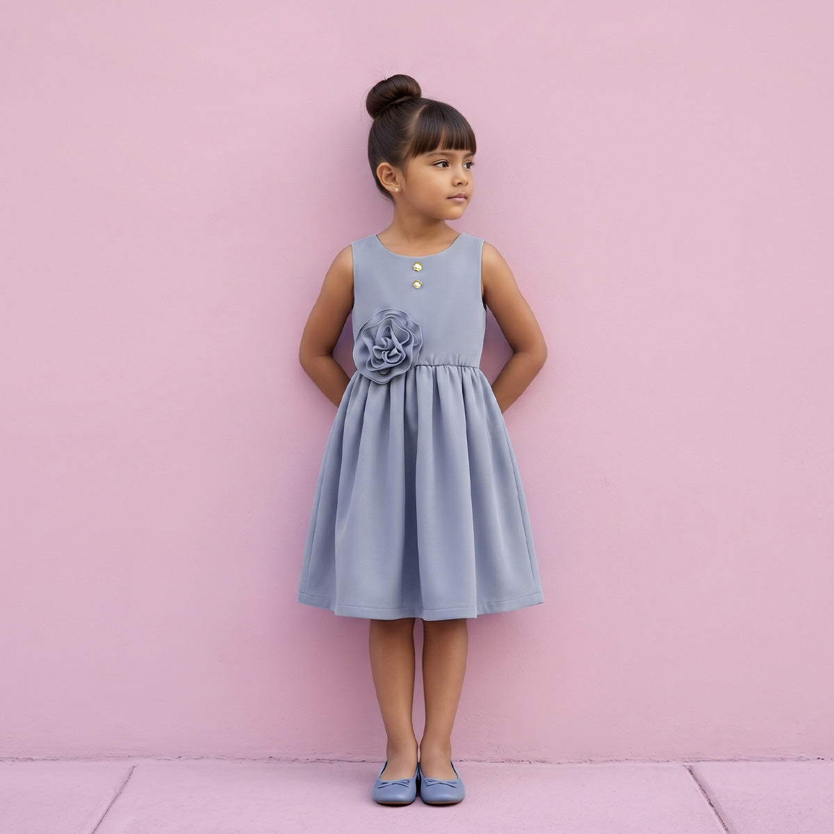 Vestido con moño y botones •  4 a 11 años • Barbie 13