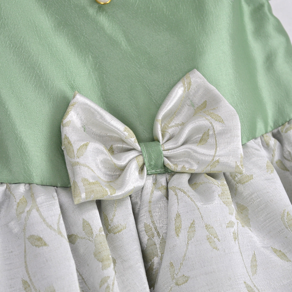 Vestido satinado floreado con moño •  1 a 3 años  • Elena 3