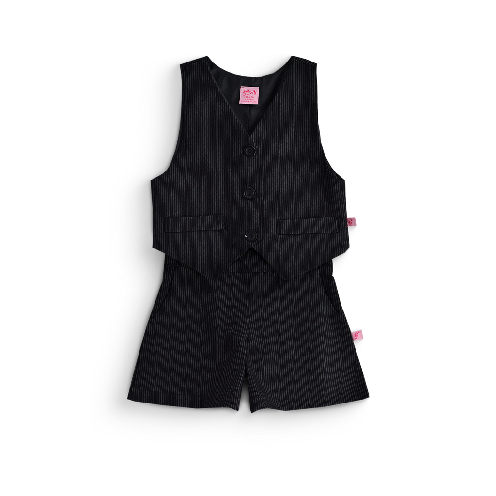 Conjunto de chaleco con botones y short a rayas • 4 a 12 años • Adriana 1