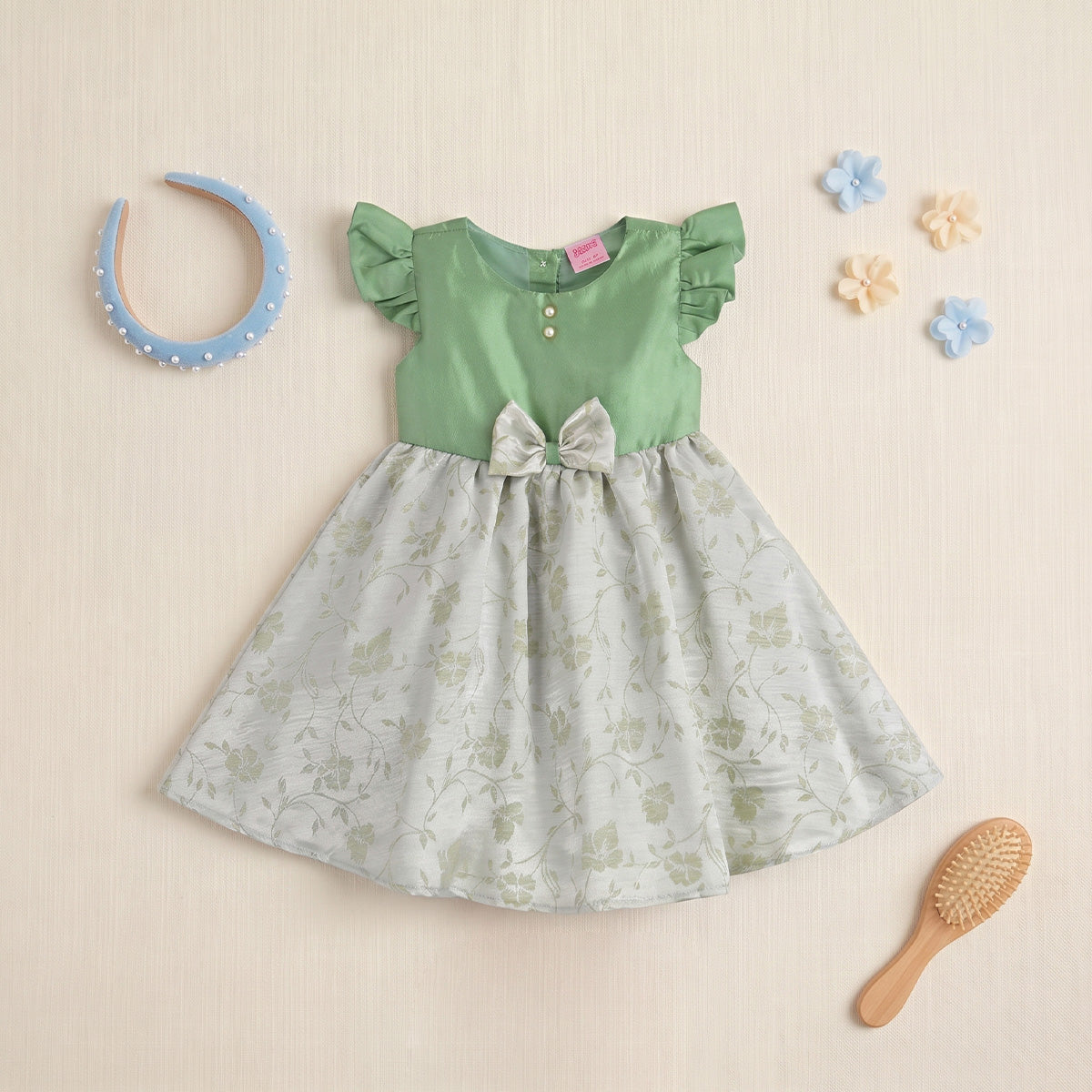Vestido satinado floreado con moño •  1 a 3 años  • Elena 3