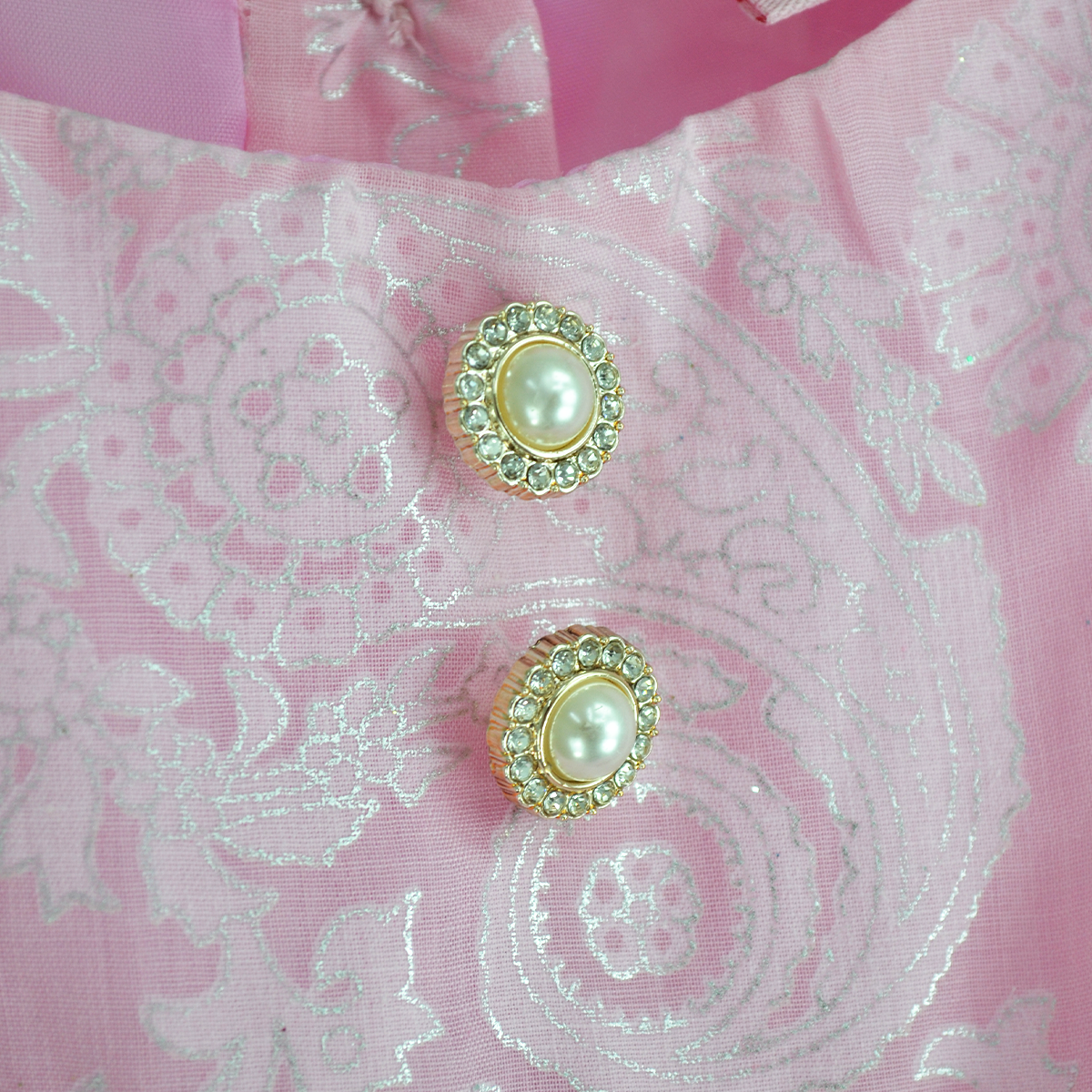 Vestido de satin floreado con moños  •  1 a 3 años  • Elena 4