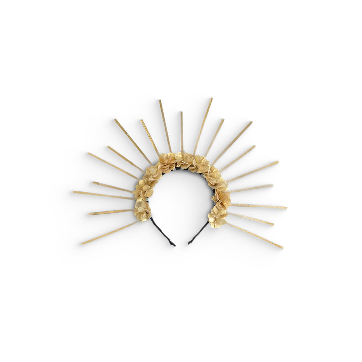Diadema decorada con flores doradas y varillas en forma de rayos, sobre fondo blanco.
