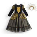 Vestido infantil negro y dorado de manga larga, con estampado de calaveras, lazo en la cintura y falda de tul en capas, junto a una diadema dorada con rayos.