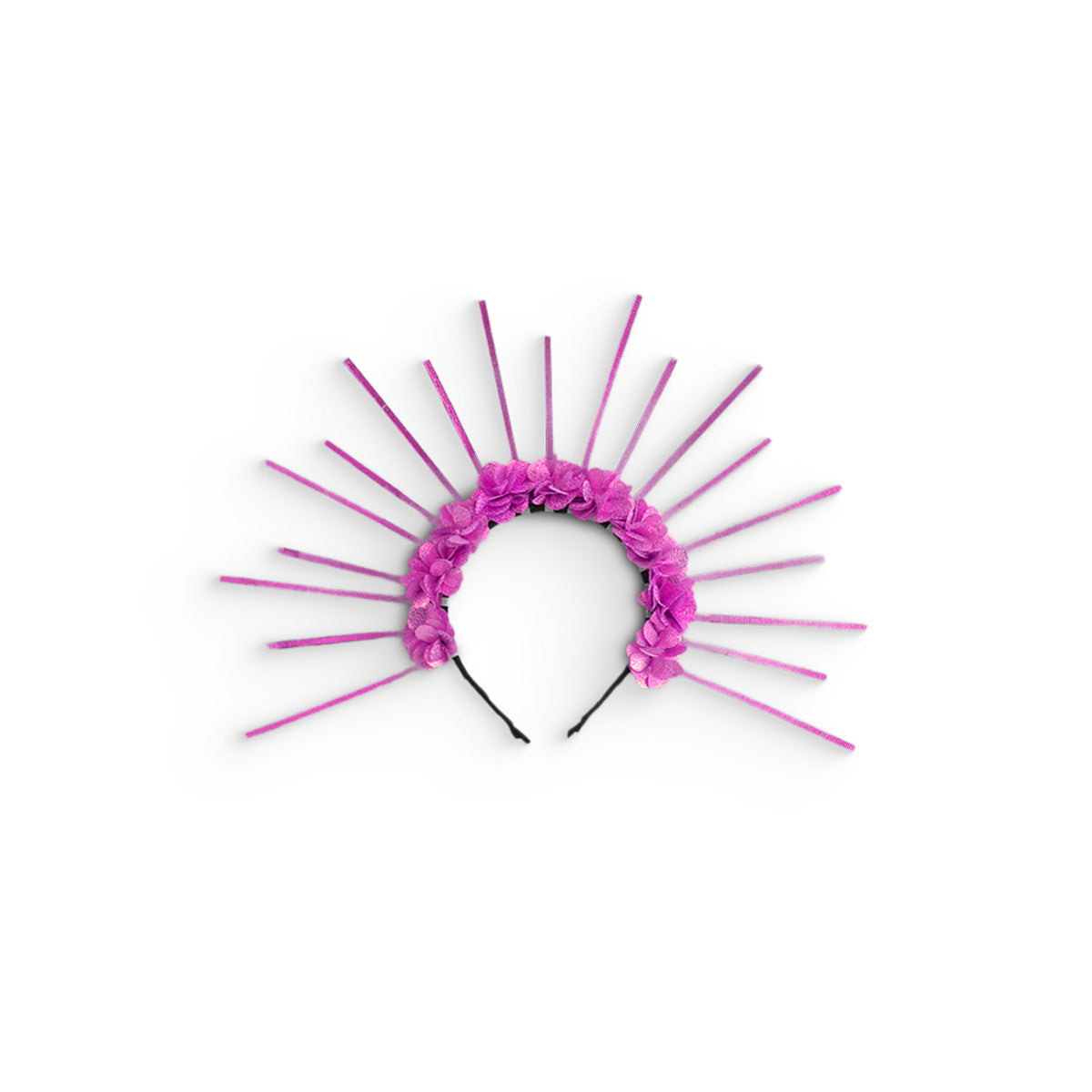 Diadema decorada con flores fucsias y varillas rosas en forma de rayos, sobre fondo blanco.