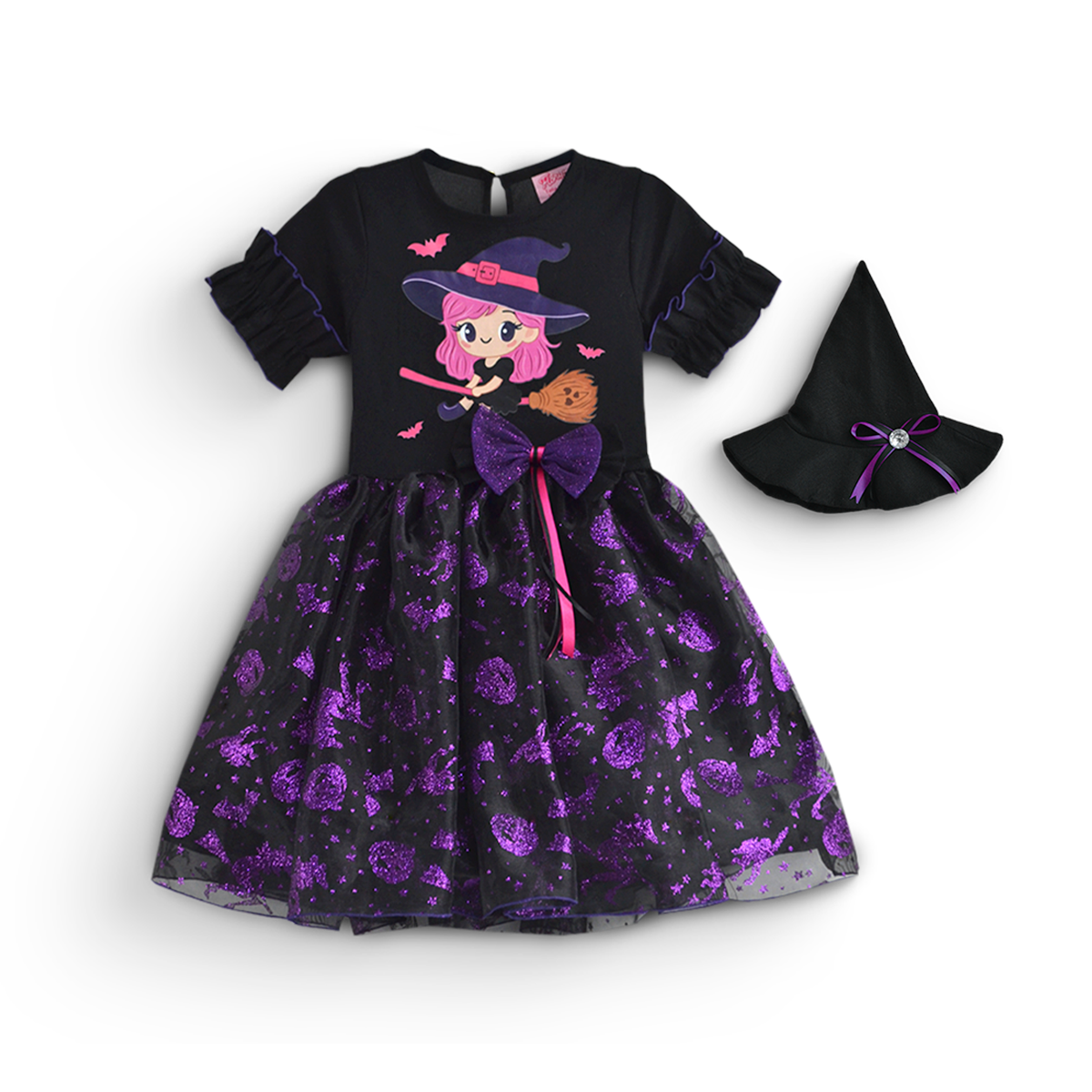 Vestido infantil negro con brujita estampada, moño morado y falda con motivos morados, junto a sombrero de bruja a juego.