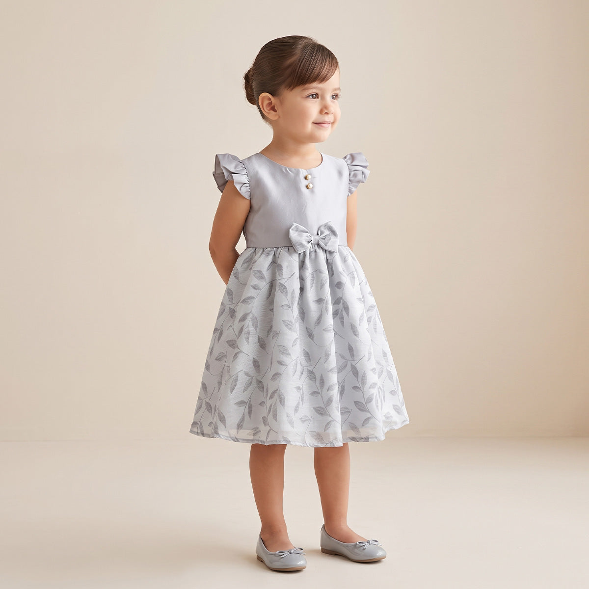 Vestido satinado floreado con moño •  1 a 3 años  • Elena 3