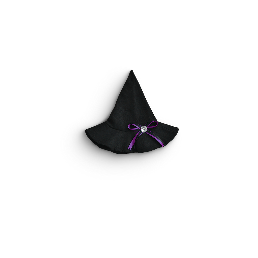 Sombrero de bruja negro de punta alta con moño morado y adorno brillante en el centro.