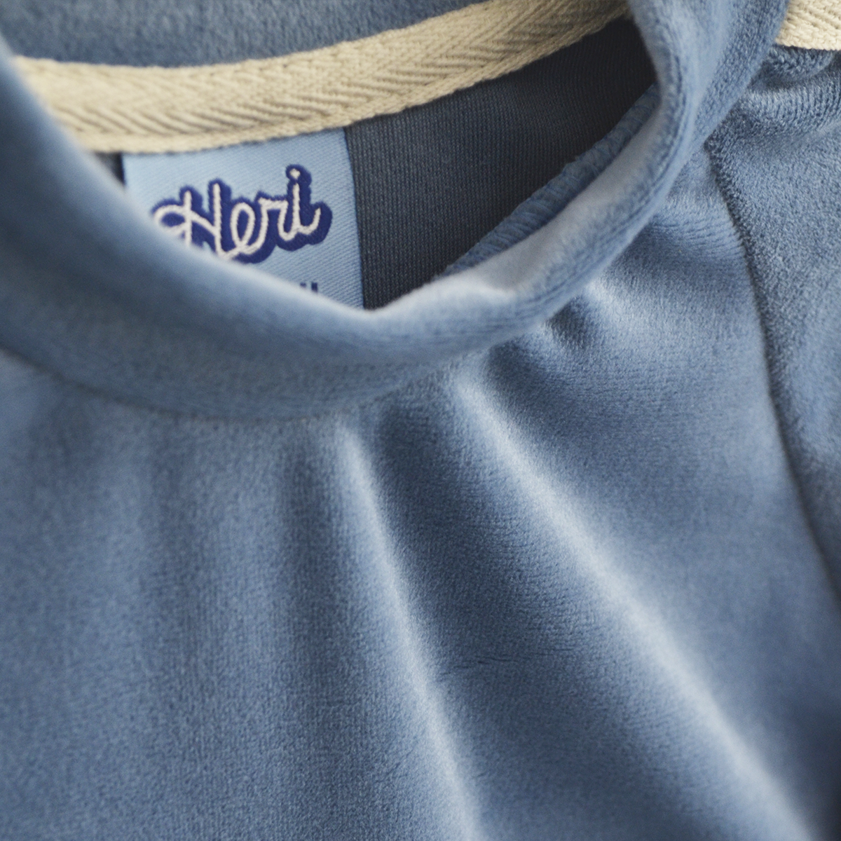 Conjunto atercipelado con franjas Niño Heri CONN0008